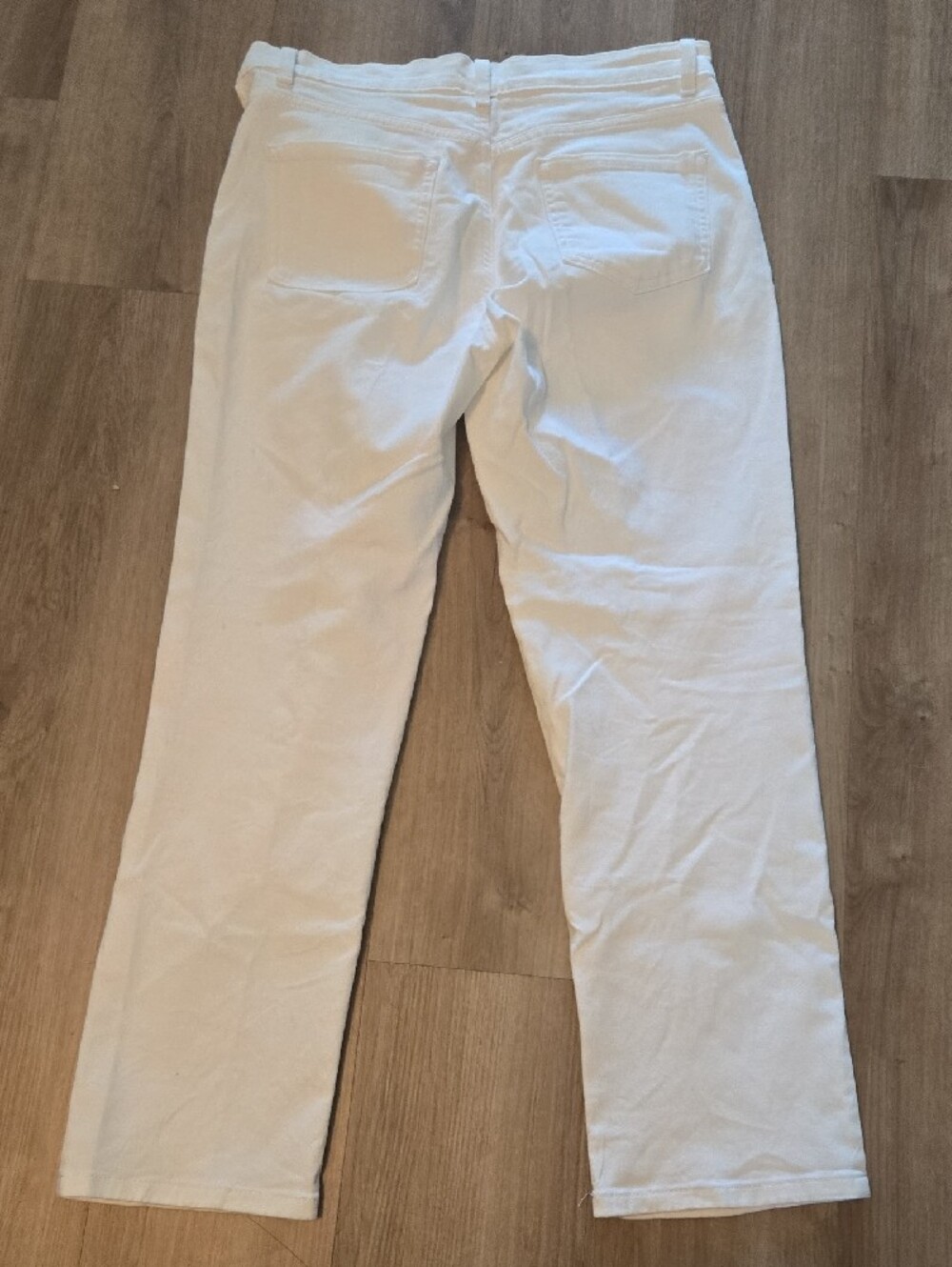 Gloria Vanderbilt White Flare Jeans - Picture 4 of 5